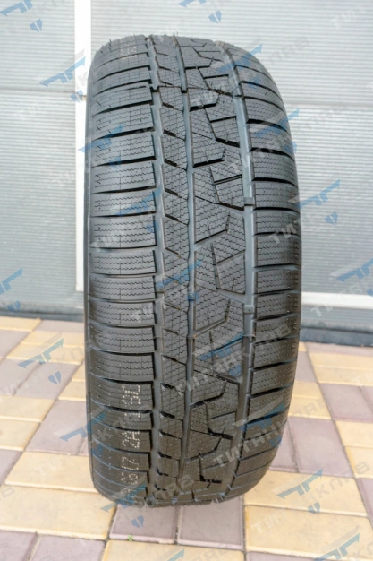 APLUS A702 235/50R19 103V XL