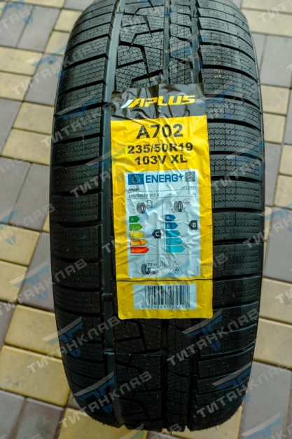 APLUS A702 235/50R19 103V XL